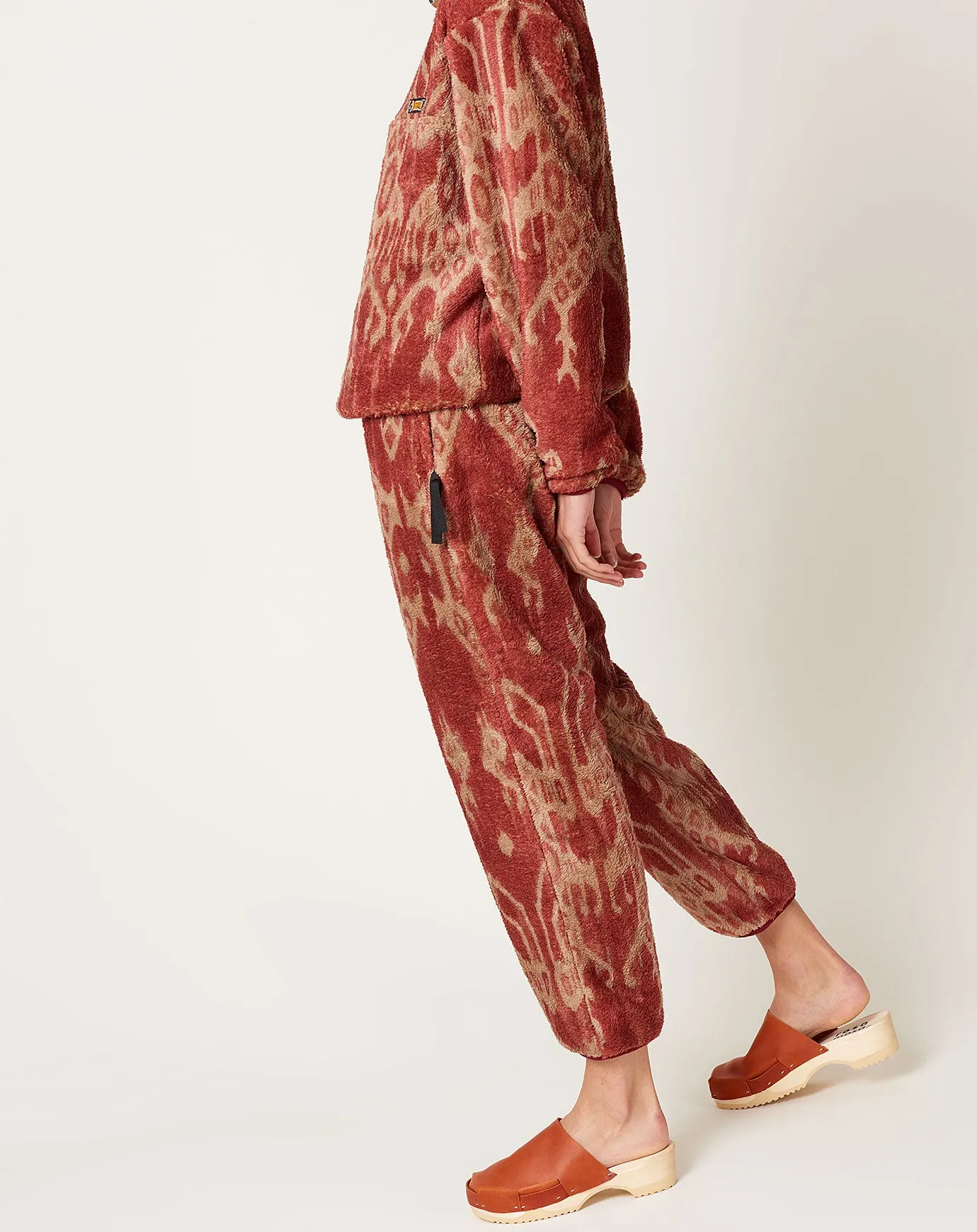 JAVA KASURI Fleece EASY Pants in Red