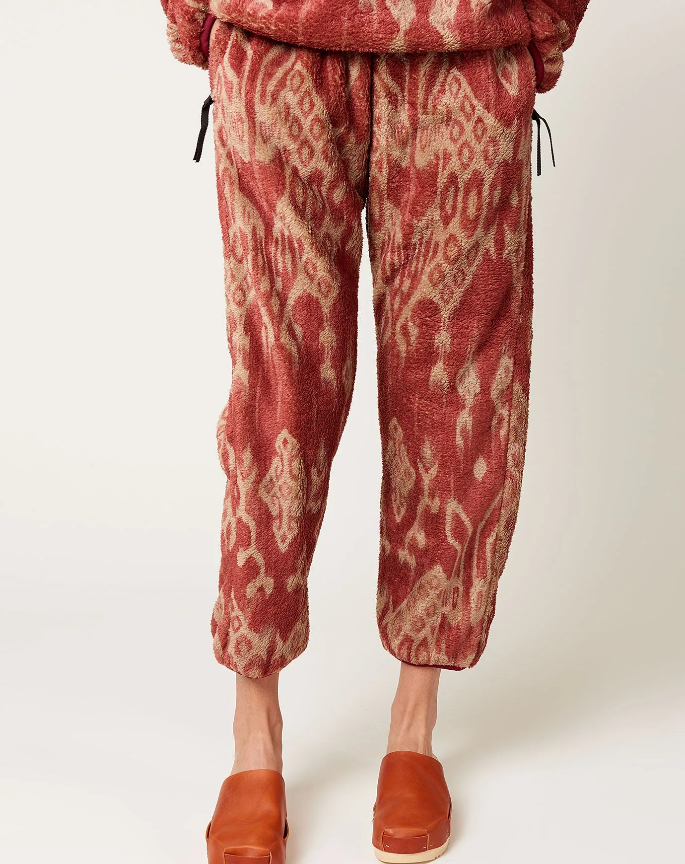 JAVA KASURI Fleece EASY Pants in Red